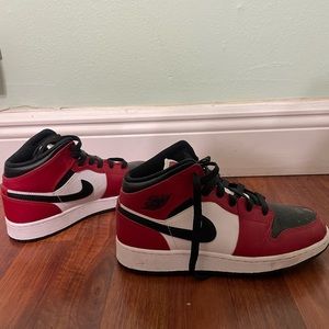 JORDAN 1 mid